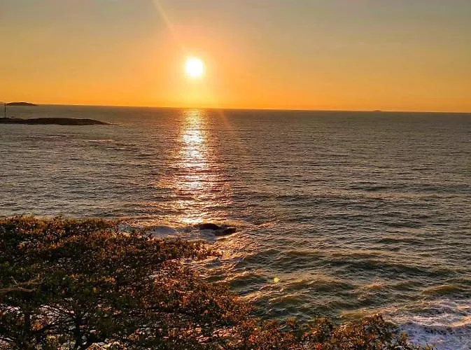 Janela Sobre O Mar De Guarapari