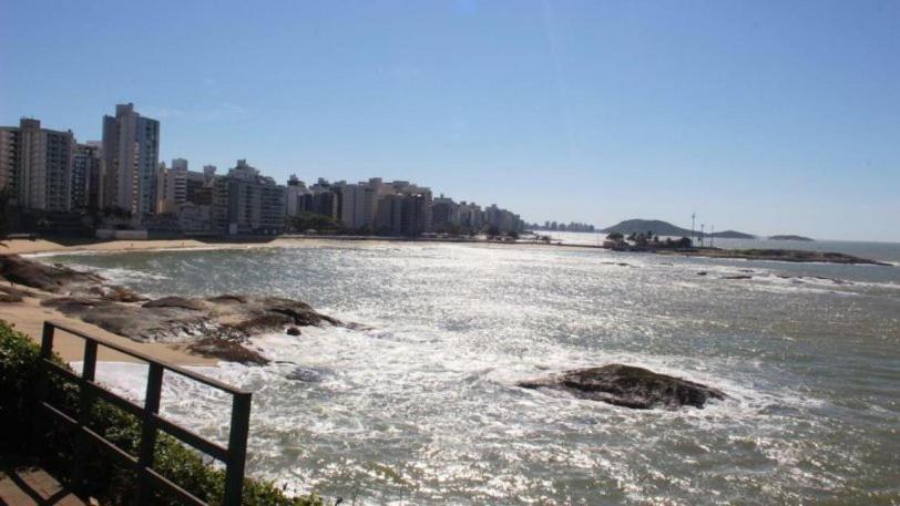 Janela Sobre O Mar De Apartamento